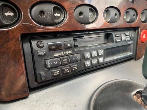 Used 1997 Aston Martin DB7 Volante image 14