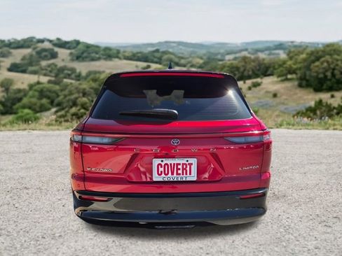 Used 2025 Toyota Crown Signia w/ Advanced Technology Package AWD/4WD image 9