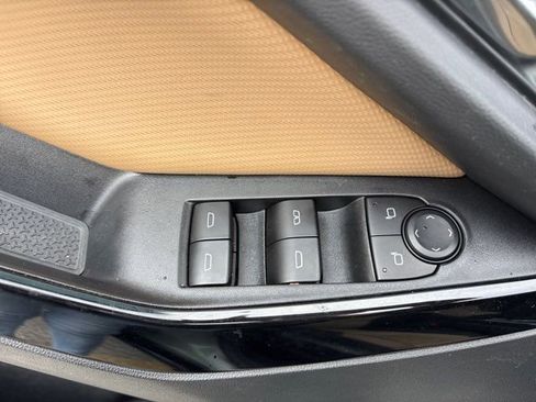 Used 2025 Chevrolet Equinox ACTIV w/ Safety and Technology Package FWD image 18