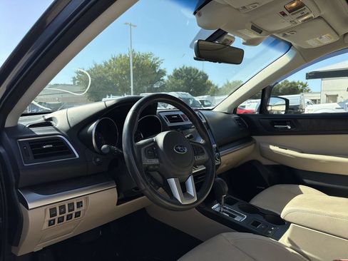 Used 2017 Subaru Outback 2.5i Limited AWD/4WD image 7