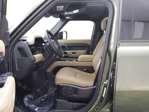 Certified 2026 Land Rover Defender 110 X-Dynamic SE AWD/4WD image 5