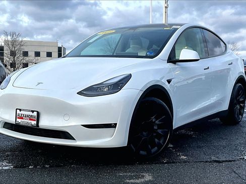 Used 2023 Tesla Model Y Long Range image 1