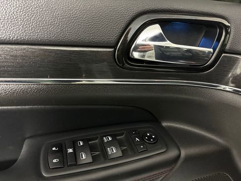 Used 2021 Jeep Grand Cherokee Trailhawk w/ Trailhawk Luxury Group image 16