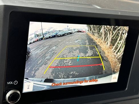 Used 2024 Toyota Tacoma SR image 19