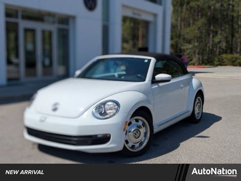 Used 2015 Volkswagen Beetle 1.8T image 1