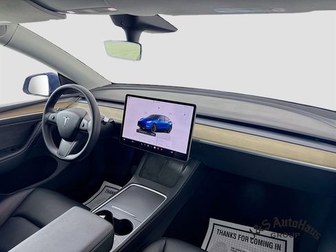 Used 2022 Tesla Model Y Long Range image 30