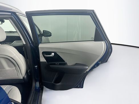 Used 2022 Kia Niro EX FWD image 30