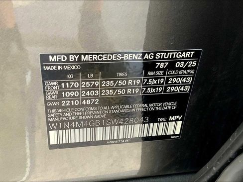 New 2025 Mercedes-Benz GLB 250 image 16