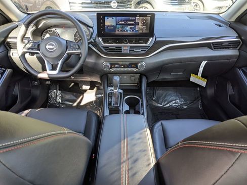 New 2025 Nissan Altima 2.5 SR w/ SR Premium Package FWD image 23