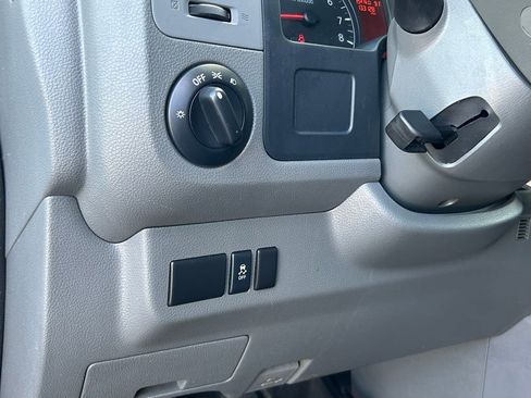 Used 2021 Nissan NV 1500 S image 33