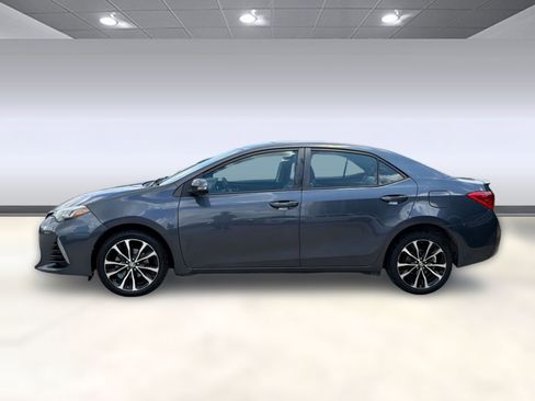 Used 2017 Toyota Corolla SE w/ Carpet Mat Package (TMS) FWD image 2