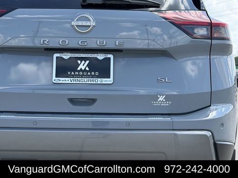 Used 2024 Nissan Rogue SL FWD image 8