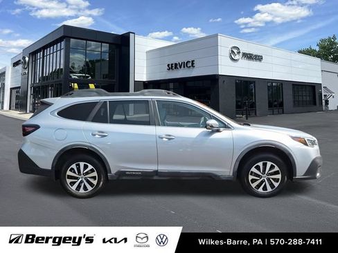 Used 2020 Subaru Outback Premium w/ Popular Package #1 AWD/4WD image 5