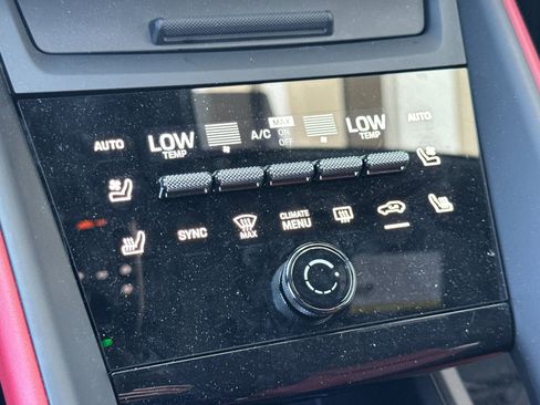 Certified 2025 Porsche Macan 4 Electric AWD/4WD image 21