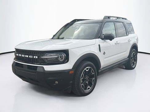 Used 2025 Ford Bronco Sport Outer Banks w/ Outer Banks Tech Package+ AWD/4WD image 3