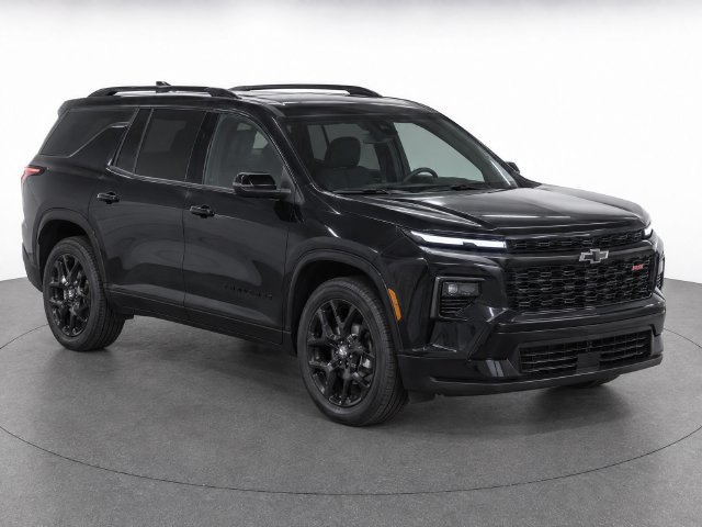Used 2025 Chevrolet Traverse RS w/ LPO, Floor Liner Package FWD image 2