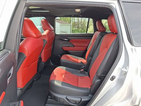 Certified 2021 Toyota Highlander XSE image 12