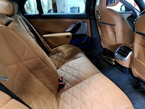 Used 2024 BMW 740i RWD image 12