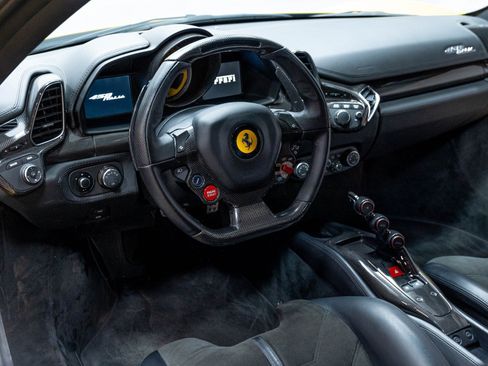 Used 2010 Ferrari 458 Italia Coupe RWD image 9