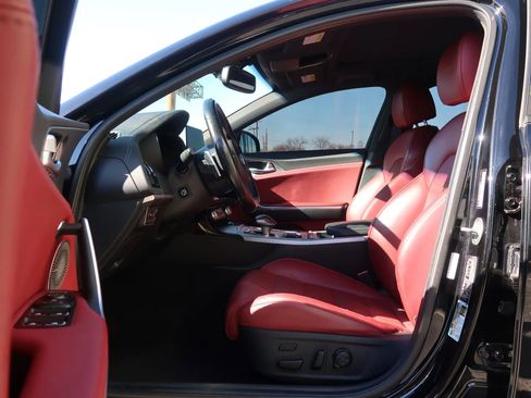 Used 2018 Kia Stinger GT2 image 16