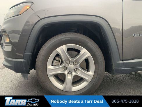Used 2024 Jeep Compass Latitude AWD/4WD image 18