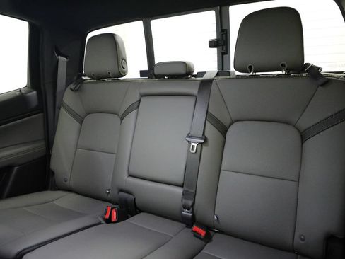Used 2024 Chevrolet Colorado ZR2 w/ ZR2 Convenience Package III AWD/4WD image 12