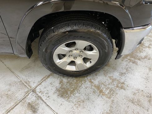 Used 2025 RAM 1500 Big Horn image 14