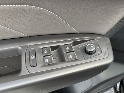 Used 2023 Volkswagen Atlas SE image 19