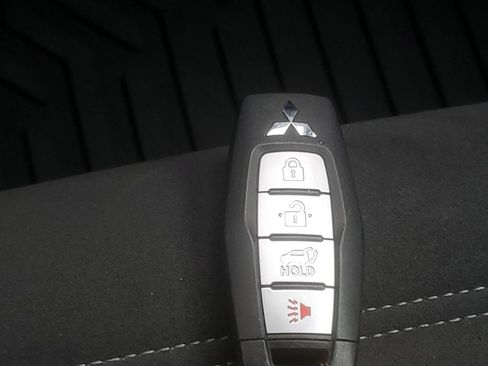 Used 2023 Mitsubishi Outlander SE AWD/4WD image 32