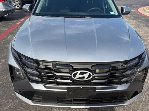 Used 2026 Hyundai Tucson SEL FWD image 2