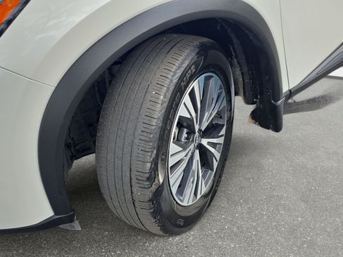 Used 2023 Nissan Rogue SV FWD image 28