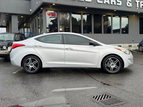 Used 2012 Hyundai Elantra GLS w/ Preferred Pkg 3 image 9