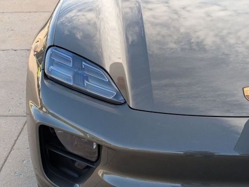 New 2026 Porsche Macan 4 Electric AWD/4WD image 12