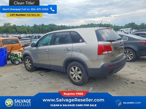 Used 2013 Kia Sorento LX w/ Third Row Pkg AWD/4WD image 3