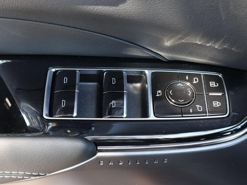 New 2025 Cadillac Lyriq Luxury image 11