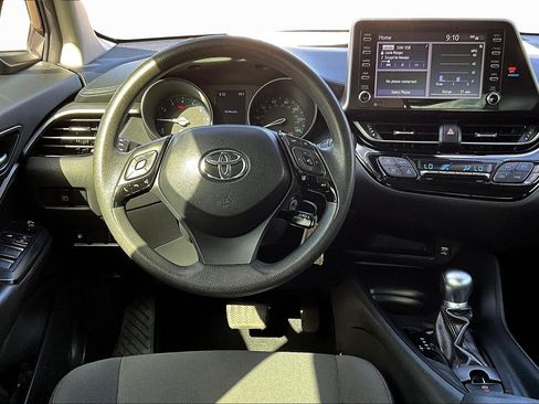 Used 2020 Toyota C-HR LE image 5