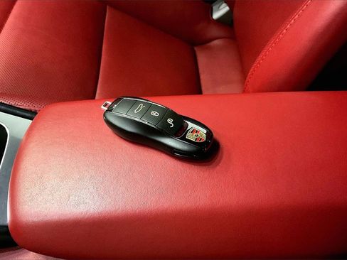 Used 2016 Porsche 911 Turbo image 21