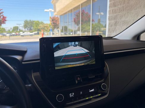 Used 2025 Toyota Corolla LE FWD image 22