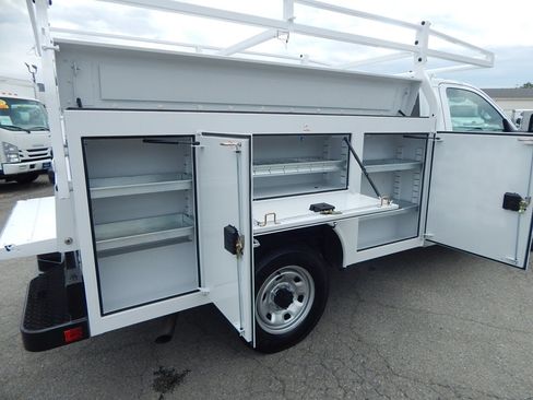 Used 2023 RAM 2500 Tradesman RWD image 4
