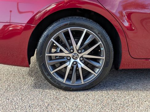 Used 2022 Toyota Camry XLE w/ Navigation Upgrade Package image 10