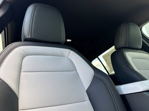 New 2026 Chevrolet Equinox EV LT image 15