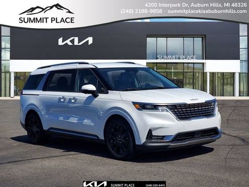 Certified 2023 Kia Carnival SX FWD image 1