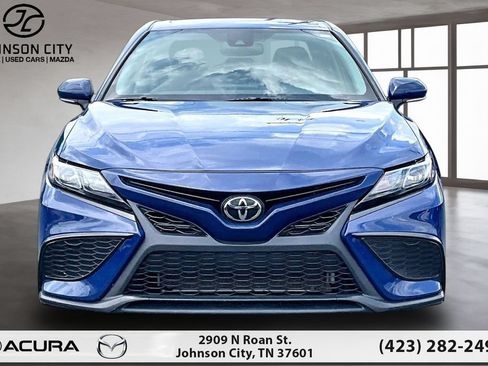 Used 2023 Toyota Camry SE w/ Cold Weather Package FWD image 3