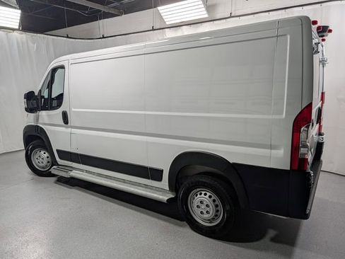Used 2025 RAM ProMaster 2500 w/ U-Haul Equipment Group FWD image 8