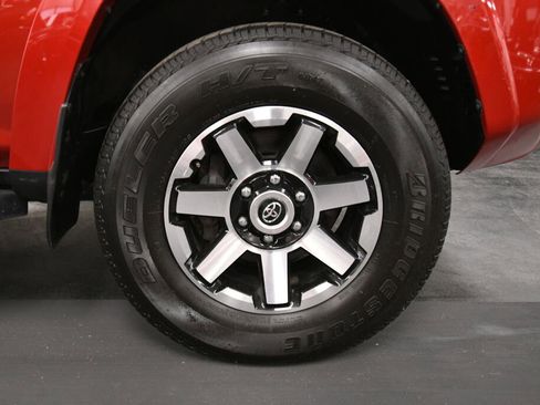 Used 2023 Toyota 4Runner TRD Off-Road Premium w/ Moonroof Package AWD/4WD image 32