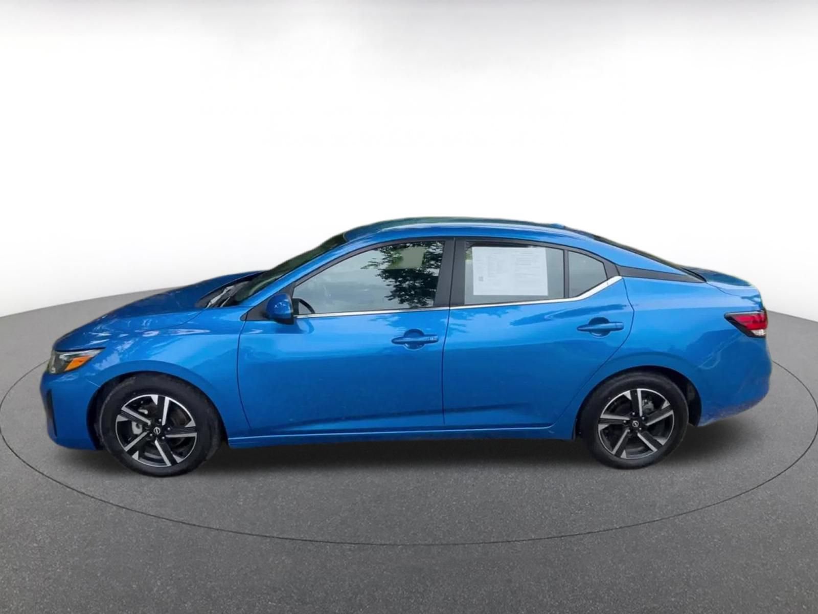 Used 2025 Nissan Sentra SV FWD image 8