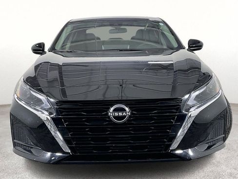Certified 2025 Nissan Altima 2.5 SV w/ SV Premium Package FWD image 4