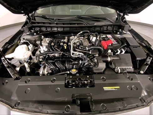 Used 2025 Nissan Altima 2.5 SV image 10