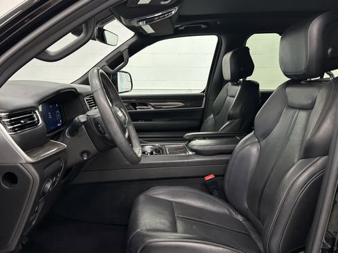 Used 2022 Jeep Wagoneer Series II w/ Convenience Group I image 10