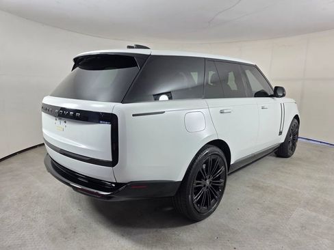 Used 2025 Land Rover Range Rover SE AWD/4WD image 4